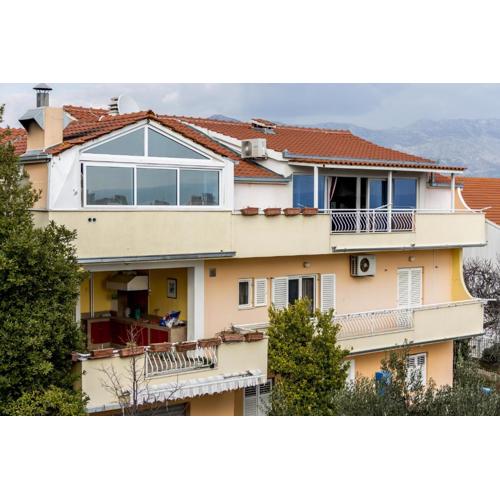 Apartments with a parking space Split - 12252