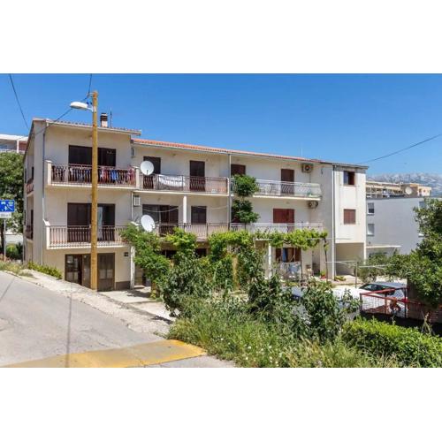 Apartments with a parking space Split - 12846