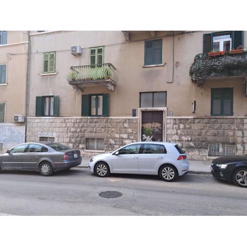 Apartments with a parking space Split - 23492