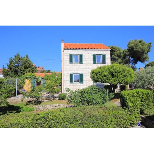 Apartments with a parking space Splitska, Brac - 17023