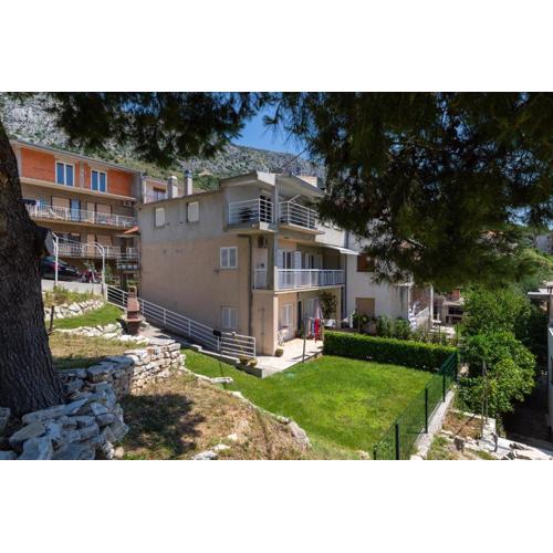 Apartments with a parking space Stanici, Omis - 11421