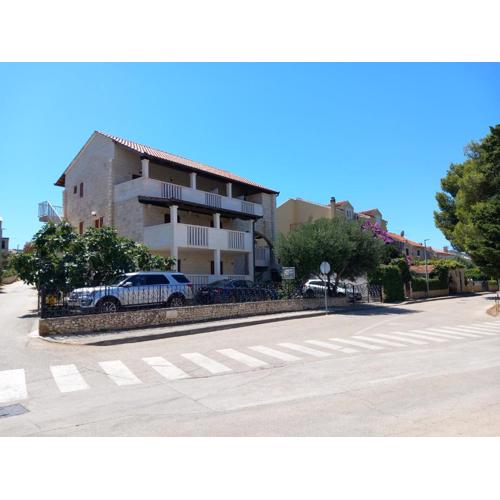Apartments with a parking space Supetar, Brac - 21110