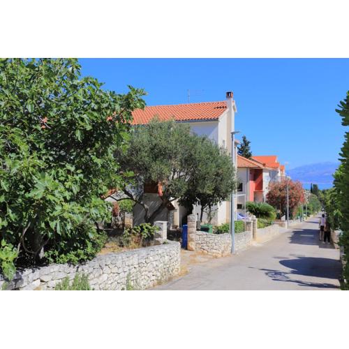 Apartments with a parking space Supetar, Brac - 21655
