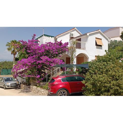 Apartments with a parking space Sutivan, Brac - 21426