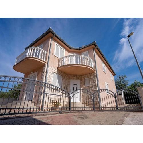 Apartments with a parking space Sveti Filip i Jakov, Biograd - 22404