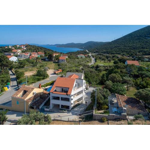 Apartments with a parking space Sveti Jakov, Losinj - 24153