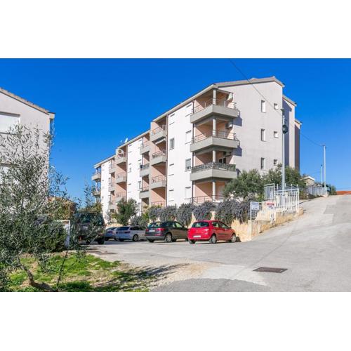 Apartments with a parking space Trogir - 23910