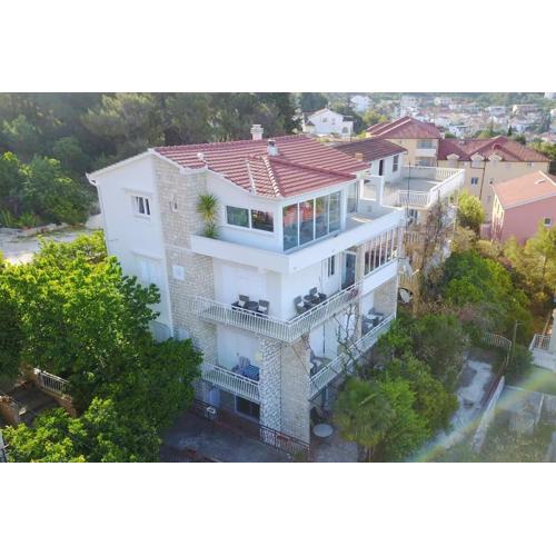 Apartments with a parking space Trogir - 24144