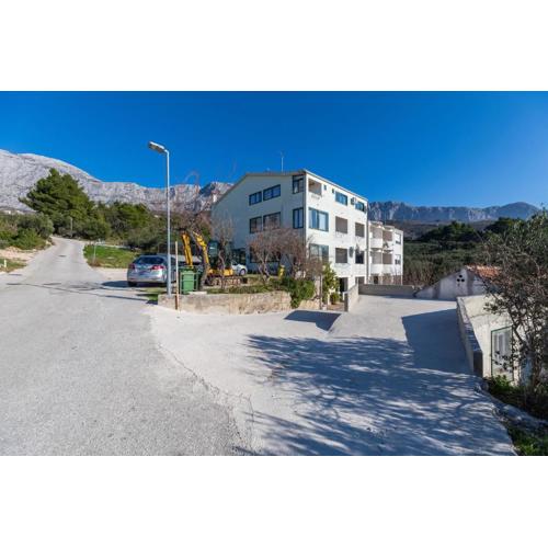 Apartments with a parking space Tucepi, Makarska - 20878