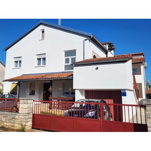 Apartments with a parking space Valbandon, Fazana - 15386