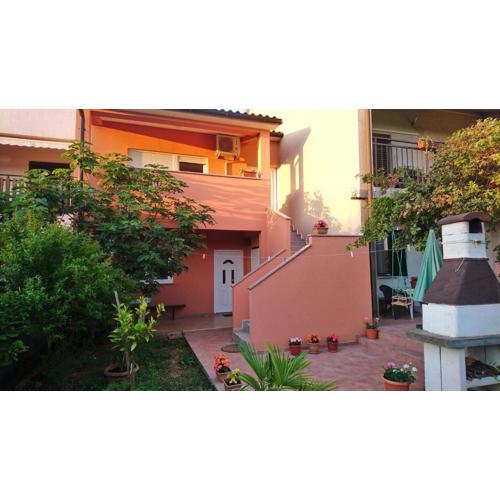 Apartments with a parking space Valbandon, Fazana - 7305