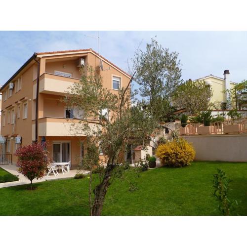 Apartments with a parking space Vinkuran, Pula - 21016