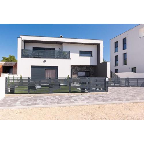 Apartments with a parking space Vir - Lozice, Vir - 21759
