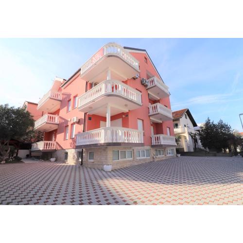 Apartments with a parking space Vodice - 22634