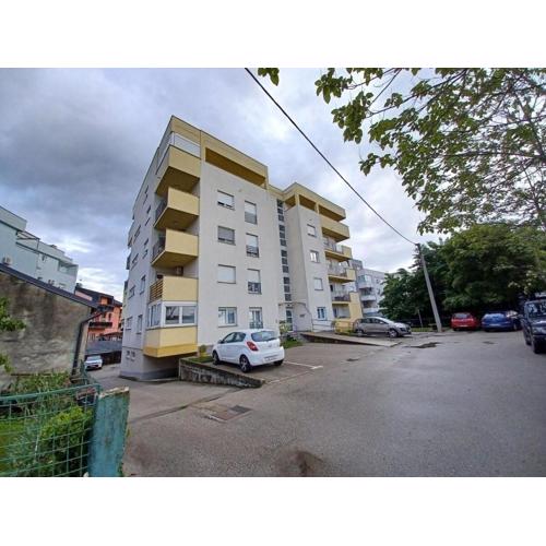 Apartments with a parking space Zagreb - 24134