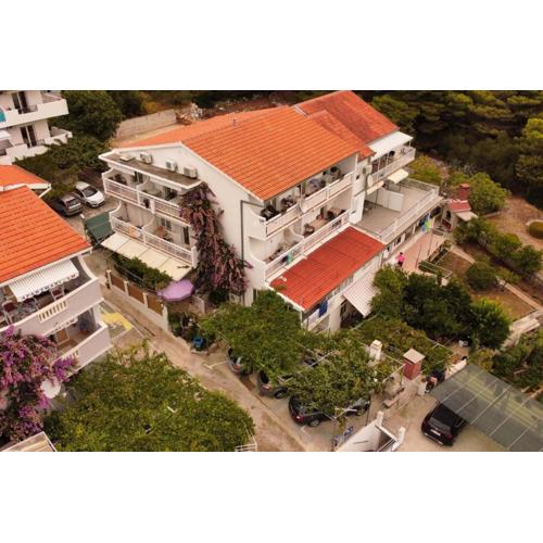 Apartments with a parking space Zivogosce - Blato, Makarska - 21271