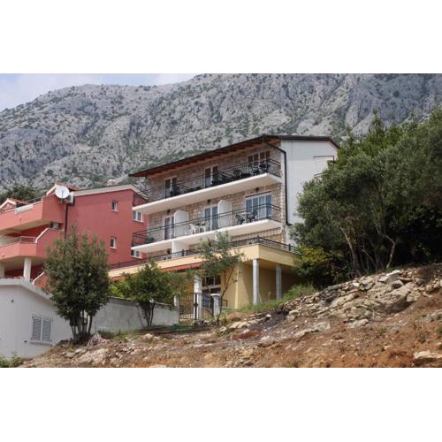 Apartments with a parking space Zivogosce - Porat, Makarska - 6700