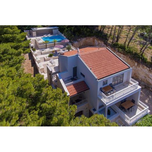 Apartments with a swimming pool Brela, Makarska - 19345