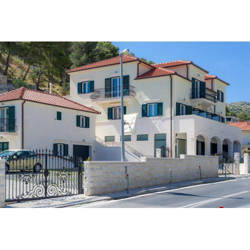Apartments with a swimming pool Hvar - 22431