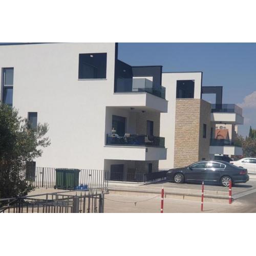 Apartments with a swimming pool Murter - 22942