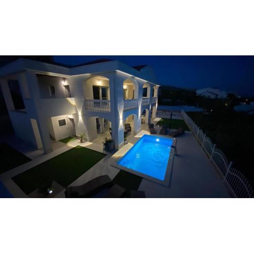 Apartments with a swimming pool Pag - 24360
