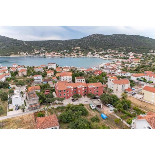 Apartments with a swimming pool Vinisce, Trogir - 22873