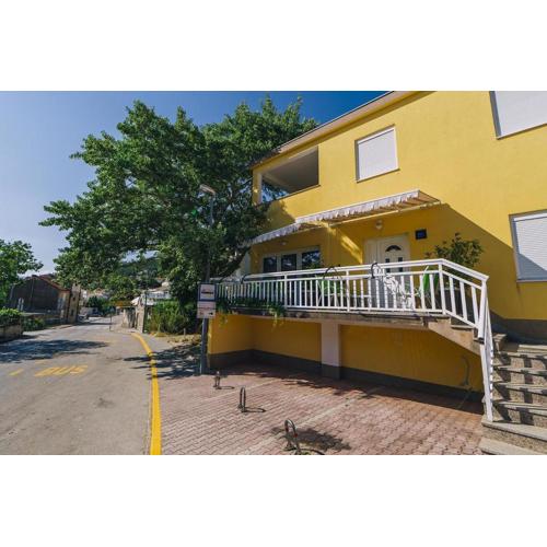 Apartments with free private parking