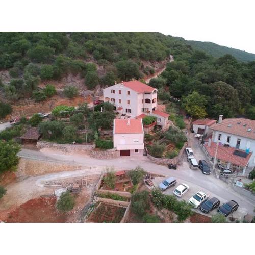 Apartments with parking spaces Beli, Cres - 22435