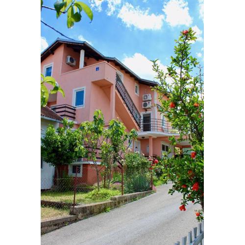 Apartments with parking spaces Bilice, Krka - 13545