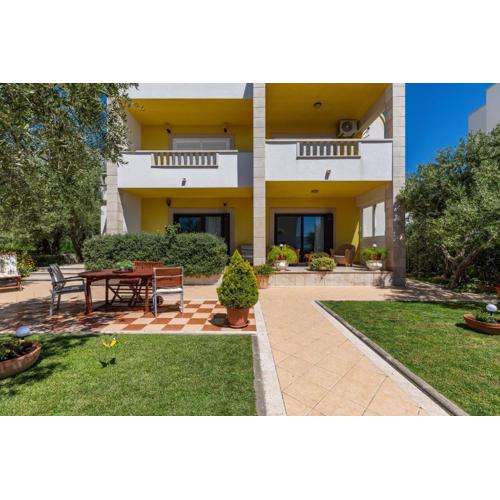 Apartments with parking spaces Duce, Omis - 2778