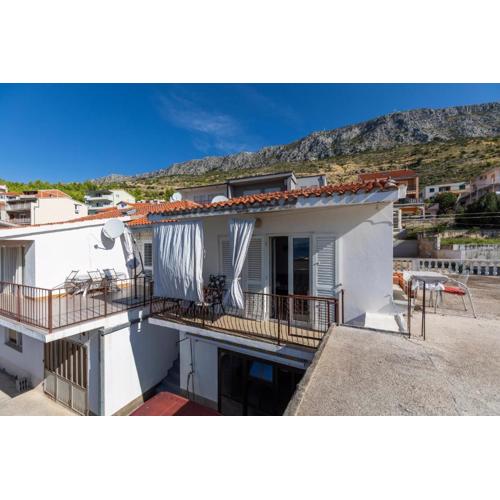Apartments with parking spaces Dugi Rat, Omis - 11483