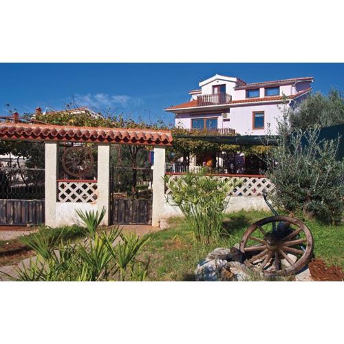 Apartments with parking spaces Fazana - 13761