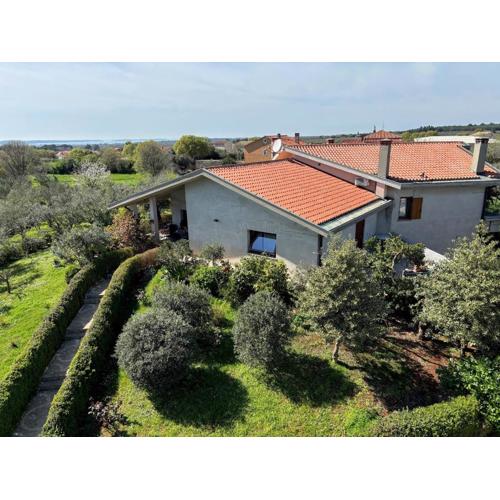 Apartments with parking spaces Galizana, Fazana - 22977