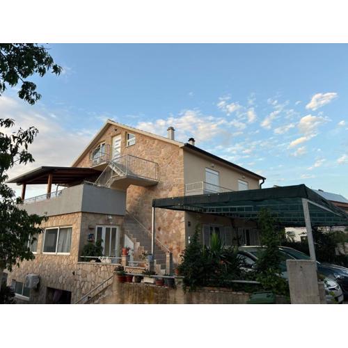 Apartments with parking spaces Jelsa, Hvar - 4040