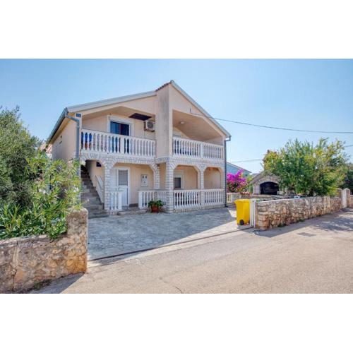 Apartments with parking spaces Jezera, Murter - 21148