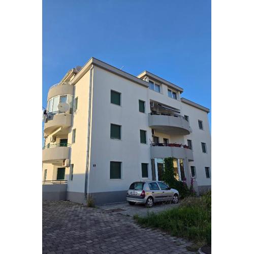 Apartments with parking spaces Kastel Novi, Kastela - 24645