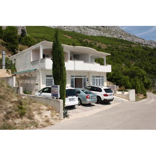 Apartments with parking spaces Lokva Rogoznica, Omis - 12906