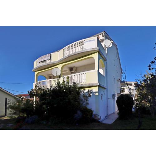 Apartments with parking spaces Lopar, Rab - 21732