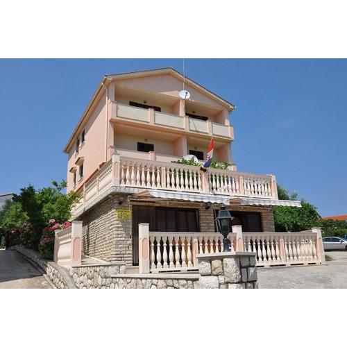 Apartments with parking spaces Lopar, Rab - 23747