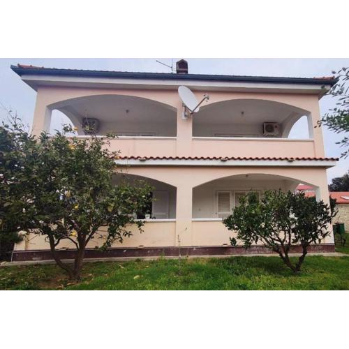 Apartments with parking spaces Lopar, Rab - 23968