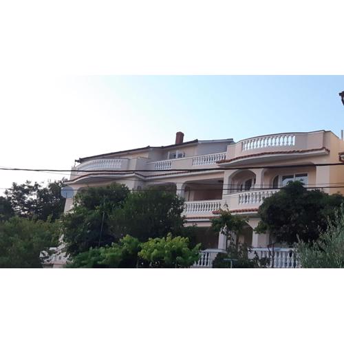 Apartments with parking spaces Lopar, Rab - 24617