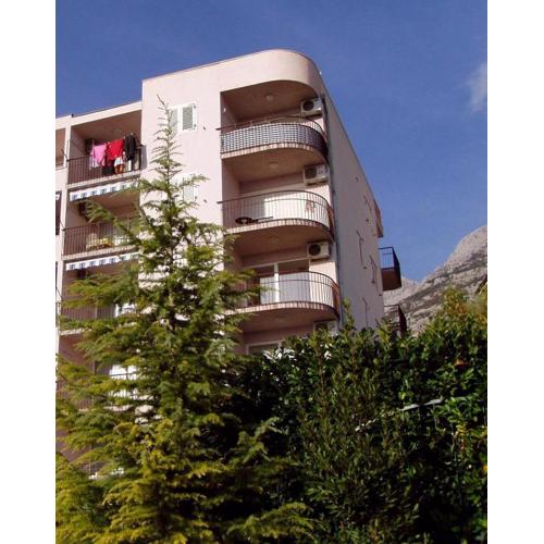 Apartments with parking spaces Makarska - 19756