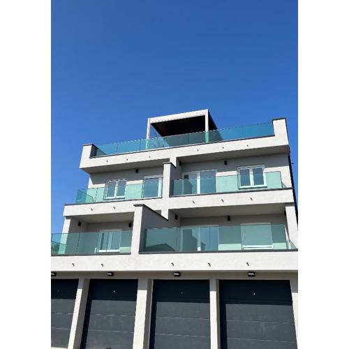 Apartments with parking spaces Mandre, Pag - 24670