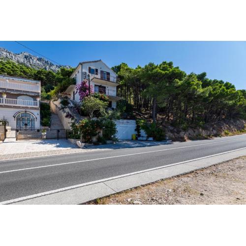 Apartments with parking spaces Marusici, Omis - 21608