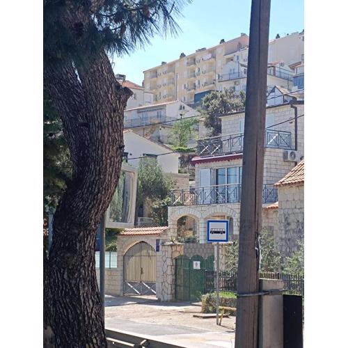 Apartments with parking spaces Mastrinka, Ciovo - 23177
