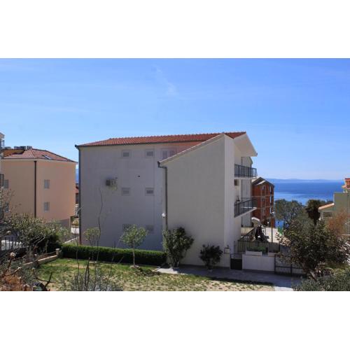 Apartments with parking spaces Nemira, Omis - 4652