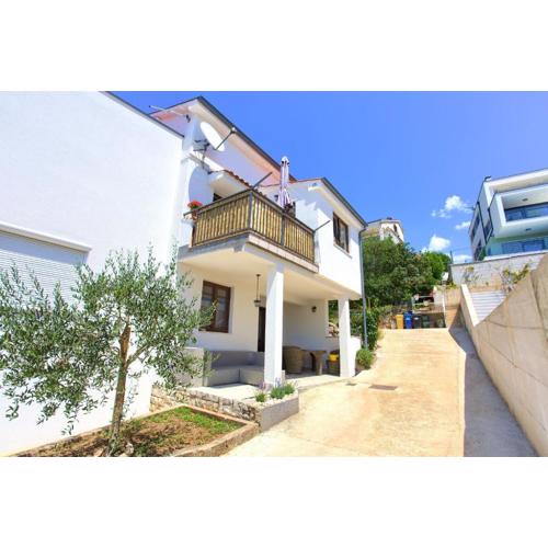 Apartments with parking spaces Njivice, Krk - 20898