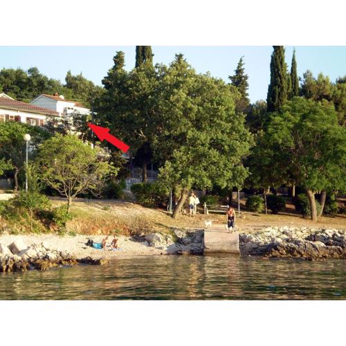 Apartments with parking spaces Njivice, Krk - 5325