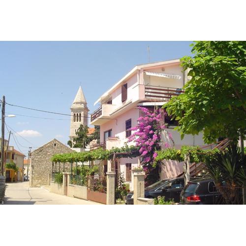 Apartments with parking spaces Pakostane, Biograd - 24548