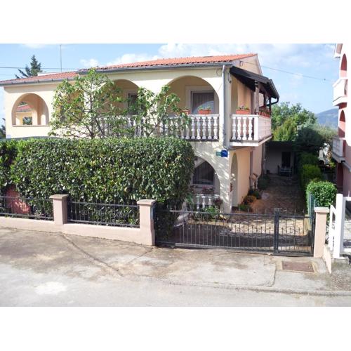 Apartments with parking spaces Pinezici, Krk - 15269